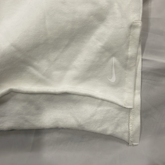 Nike Womens Move to Zero Sweatshirts - Picture 3 of 3